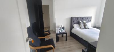 Free Car Park and walk to COOP, Etihad , Piccadilly,Free Snacks