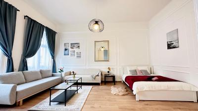 Jozsef 18 Apartment - 5 mins to New York Café