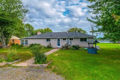 Lakeside Living - BBQ Fun, Boat Deck and Playground