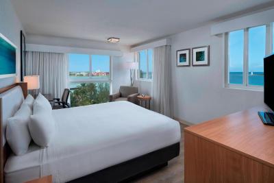 Courtyard by Marriott Nassau Downtown/Junkanoo Beach