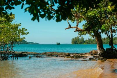 Coral Bay Resort