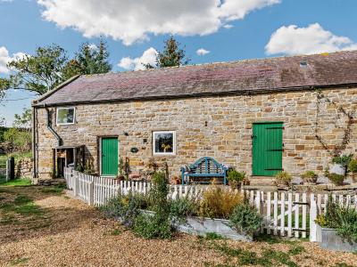 1 Bed in Robin Hoods Bay G0191