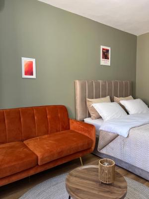 Cane Apartment Mosaic