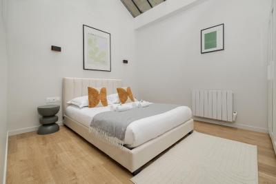 Poetic Stay - Montmartre