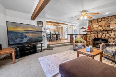 Barton Bungalow- Located in the desirable area of Big Bear, near Sugarloaf Park