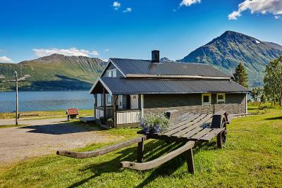 Cozy home in Godfjord