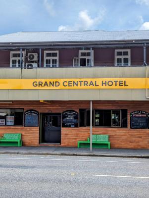 GRAND CENTRAL HOTEL PROSERPINE