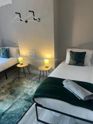 Affordable 3 Bedroom House, Sleeps 7, NG8 Wollaton
