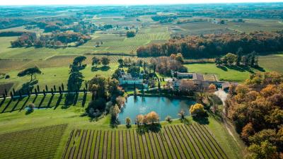 Accomodation in chateau Couronneau