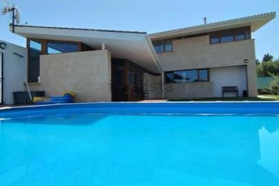 Chalet con piscina cerca de playas de Vigo