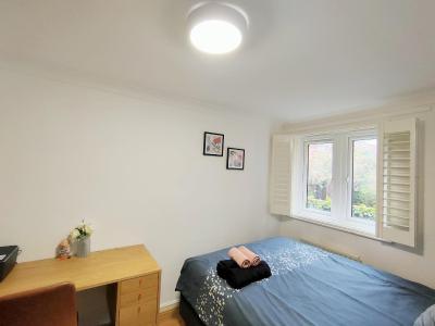 Spacious 3-Bed Cosy Flat in Westminster