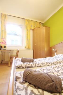 Double Room in Hütteldorfer Straße Area