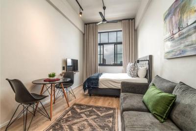Luxury Studio Apartment - CoWorking - City Views
