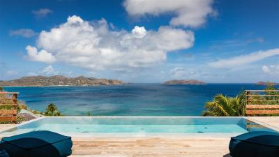 Warm villa furnished with refinement