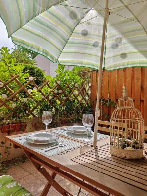 Green City Apartment Budapest - FREE GARAGE, AC, BALCONY, WI-FI