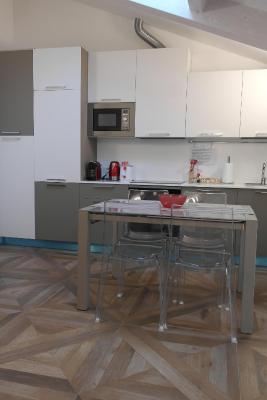 Luminoso Bilocale zona Tibaldi Bocconi