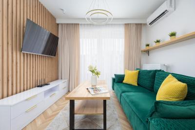 Nowoczesny Apartament z balkonem i miejscem parkingowym Warszawa Ursus by Noclegi Renters
