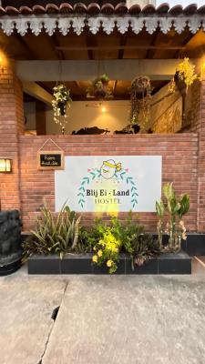 Review Blij Ei - Land Hostel