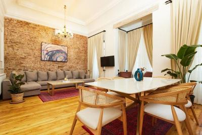 Spacious 3BR W Elevator&AC in Taksim