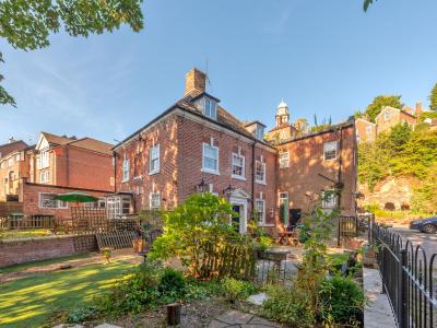 William Oakes Georgian Garden House - Bridgnorth Pass the Keys