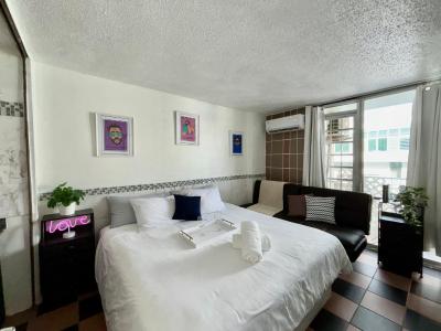 Isla Verde Modern Apartment with Pool