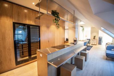 Stunning penthouse A location