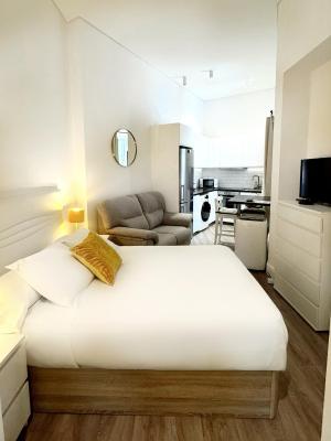 Grand Central House - Deluxe Studio - GibraltarStay Apartments