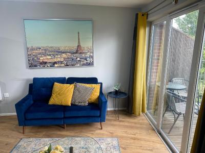 MCR-2bed2bathAptParkingLUX Canal