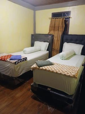 Review KeyHole Surf Camp