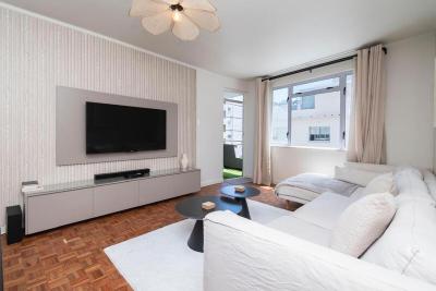 Modern 2 Bedroom Apartment, Pleasant Ways, Seapoint