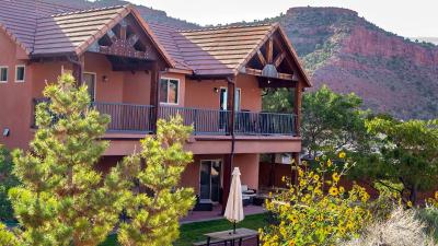 Tranquil Desert Lodge Kanab Luxury Vacation Home