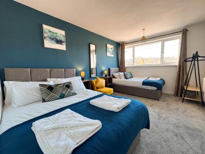 3br Home - Private Parking - Monthly Discounts