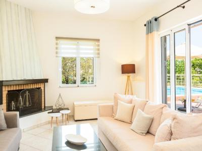 Villa in Prines with Private Pool