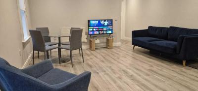 New Updated 2BD in Prime Central Spot at Docklands