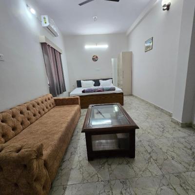 Leela homestay - one Bedroom with kitchen