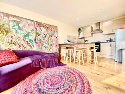 London's Central East End 2 Bedroom City Apartments