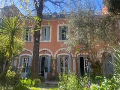 maison 3 chambres centre ville, jardin et bassin privatifs