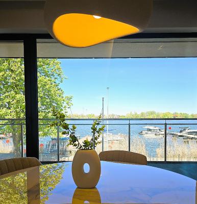 Marina Ostróda IV - super widok na jezioro, 10 m do wody, taras i balkon, winda, klima, garaż