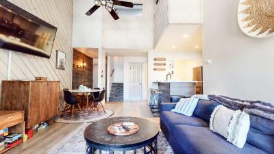 Chic 1 BDR Loft with Hot Tub Near Canyon Lodge