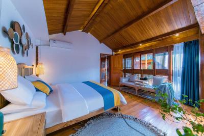 Lijiang half yard hotel