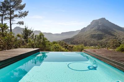 Silvermist Lavish Retreat with Breathtaking Views