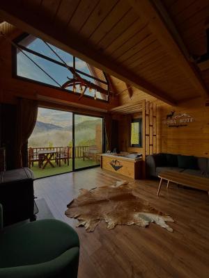 rosa suit bungalov