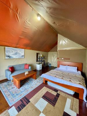 Review SEROJA HILLS  GLAMPING