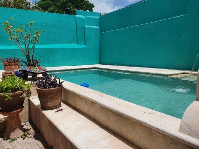 Pool, garden and colonial charm!