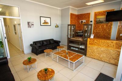 Lodge Luxe, Cozy Bedrooms, Free WiFi, Robust Security