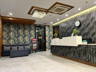 Trimrooms Triumph Banaras Railway Station