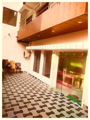 VARANASI HOTEL BANARAS RESIDENCY -NEAR BABA VISWANATH TEMPLE & GANGA GHAT #Restaurant #Wi-fi best budget hotels in Varanasi