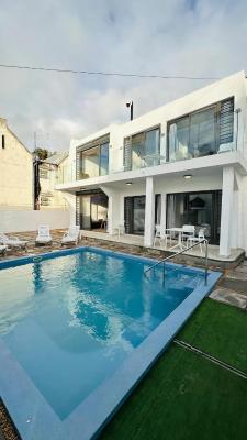Comfortable House in Trou-aux-Biches with Terrace