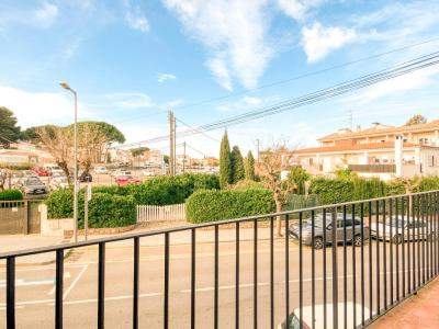 Apto. céntrico en Torroella de Montgrí, gran terraza, barbacoa, A/C, wifi, parking - ES-89-131