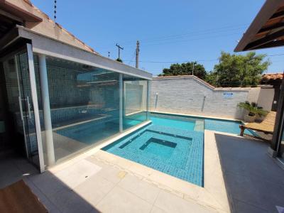 Casa com piscina privativa em Gériba